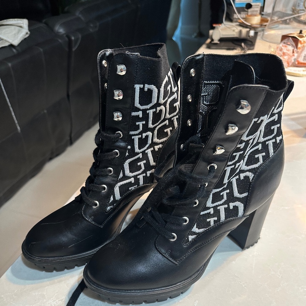 Guess boots 11M